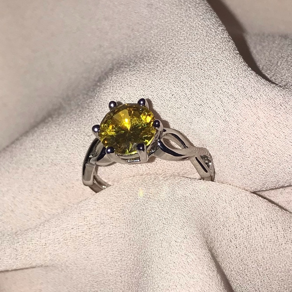 topaz ring (bubbly belle)